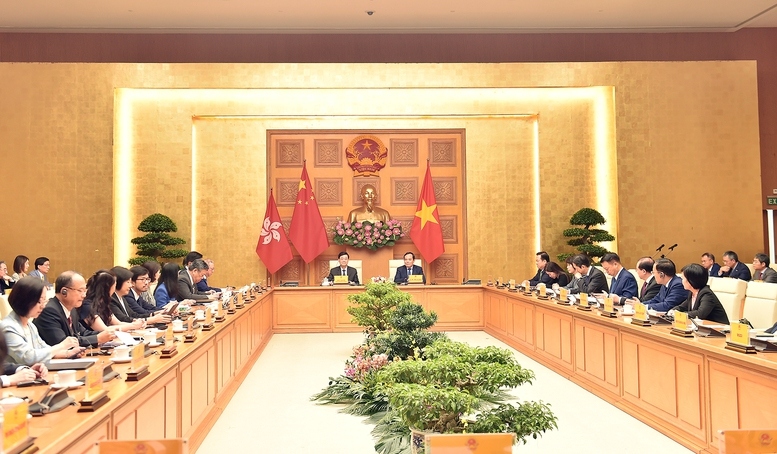 Deputy PM Luu Quang hold talks with Hong Kong Chief Executive